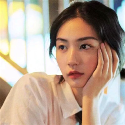 女人高雅温柔头像