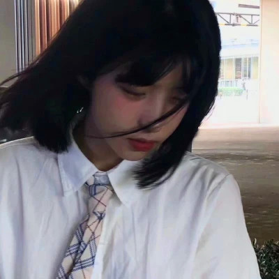 女人高雅温柔头像