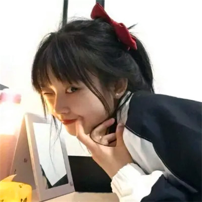 女人高雅温柔头像