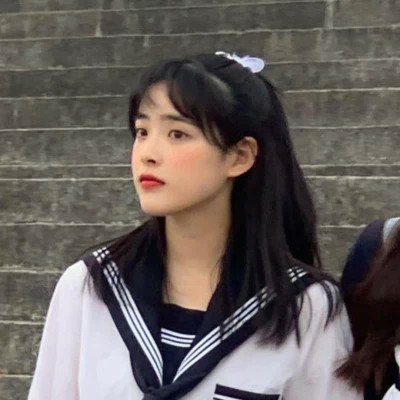 女人高雅温柔头像