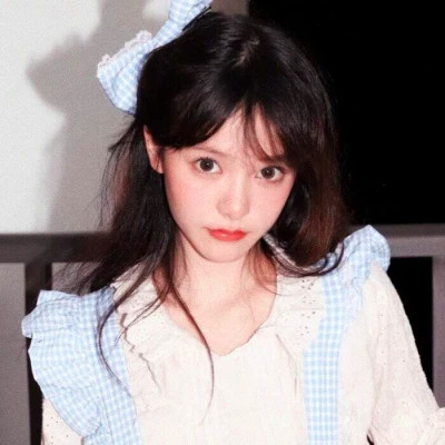 女人高雅温柔头像