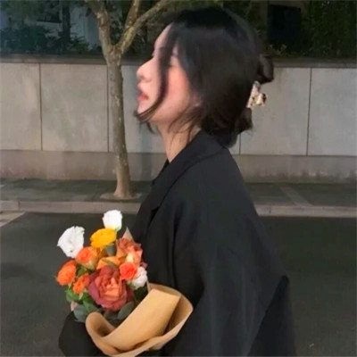 女人高雅温柔头像