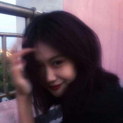 女人高雅温柔头像