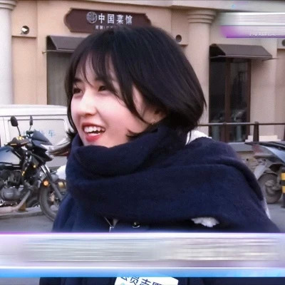 女人高雅温柔头像