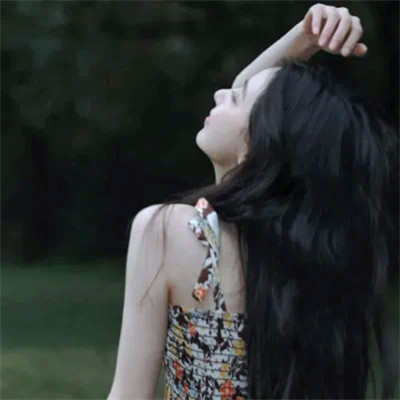 女生头像质感复古