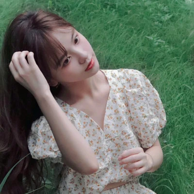 女生头像质感复古