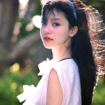 女生头像质感复古