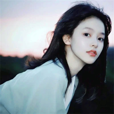 女生头像质感复古