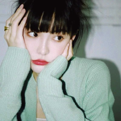 女生头像质感复古