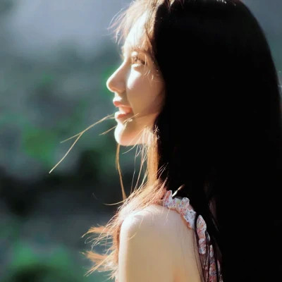 女生头像质感复古