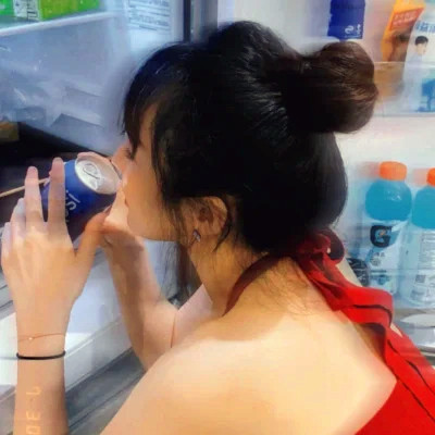 女生头像质感复古