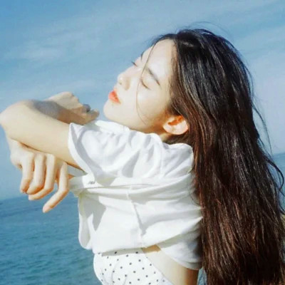 女生头像质感复古