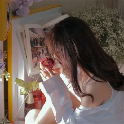 女生头像质感复古