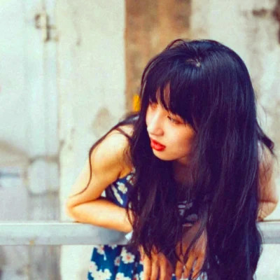 女生头像质感复古