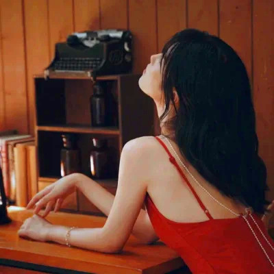 女生头像质感复古