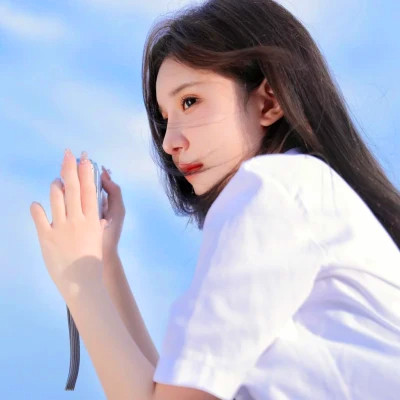 女生头像质感复古