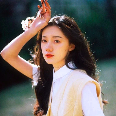复古清新淡雅的头像女
