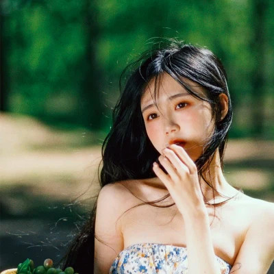 复古清新淡雅的头像女