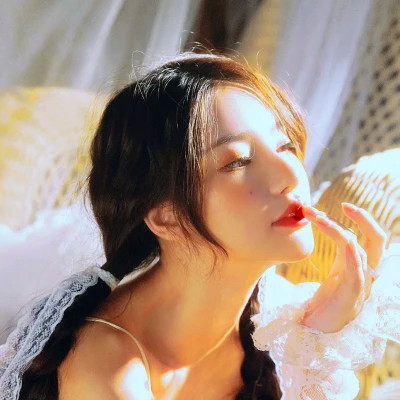 文艺温柔女生头像