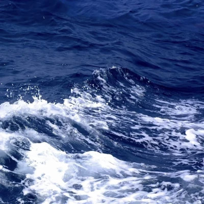 背景图片干净治愈系蓝色头像