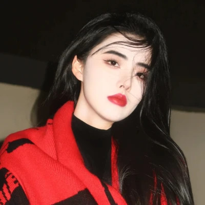 女生头像红色系最火最新图片