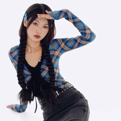 白底简约高级头像女生高清图片