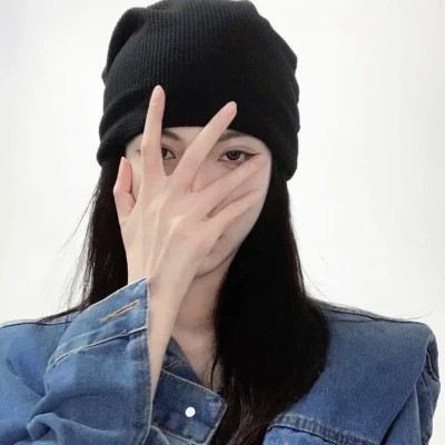 白底简约高级头像女生高清图片