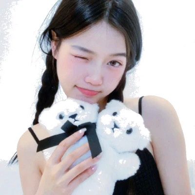 白底简约高级头像女生高清图片