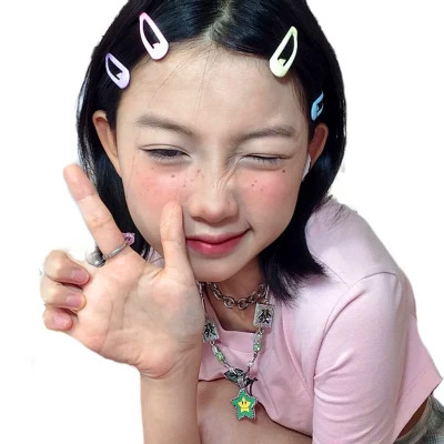 白底简约高级头像女生高清图片