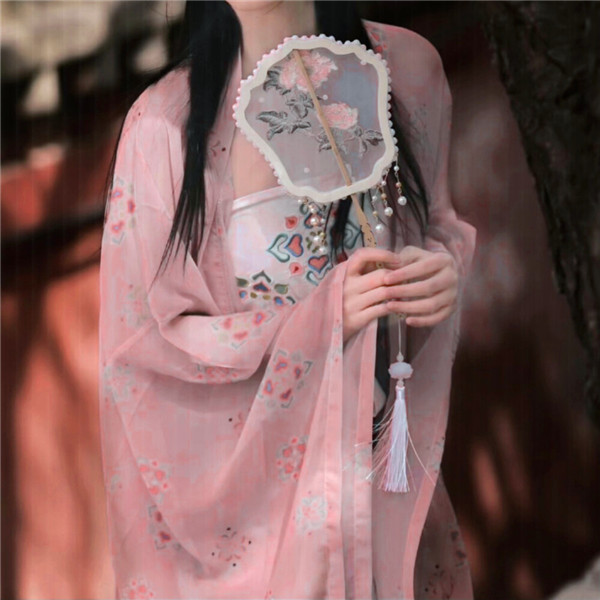 冷清粉色系古风女生头像图片