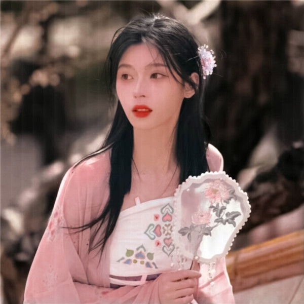 冷清粉色系古风女生头像图片