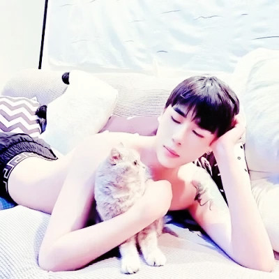 2025年高级情侣头像一人一张