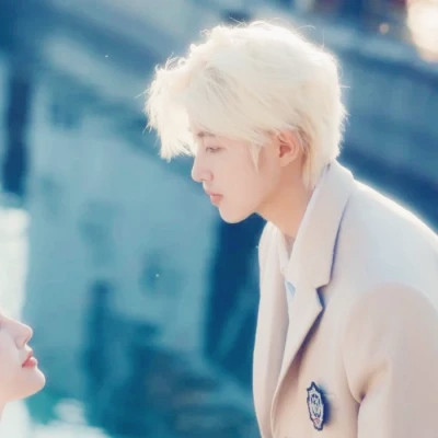 2025年高级情侣头像一人一张