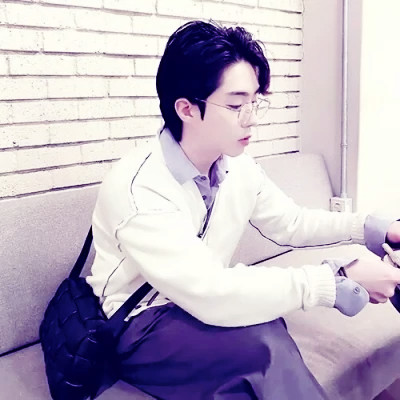 2025年高级情侣头像一人一张