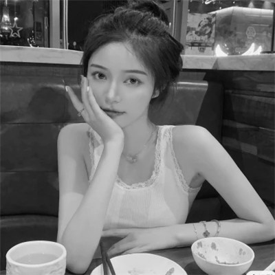 高级真人情头黑白一男一女图片