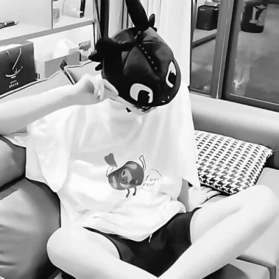高级真人情头黑白一男一女图片