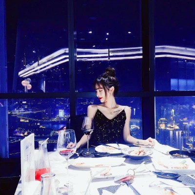 2025年情侣头像真人一人一张