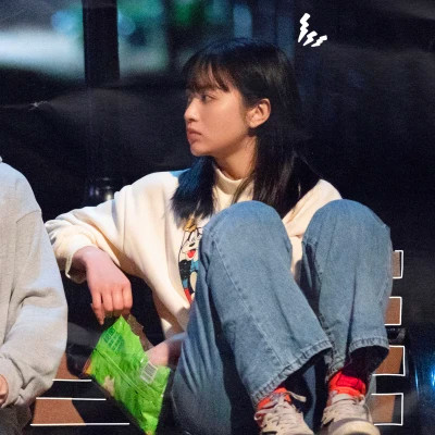 2025年情侣头像真人一人一张