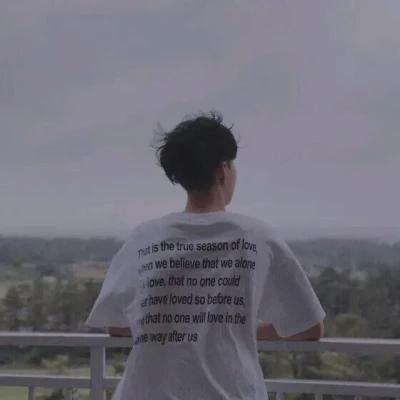 2025年最火的背影情侣头像一男一女