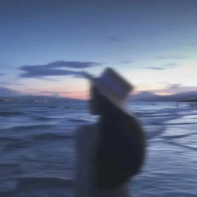 2025年最火的背影情侣头像一男一女
