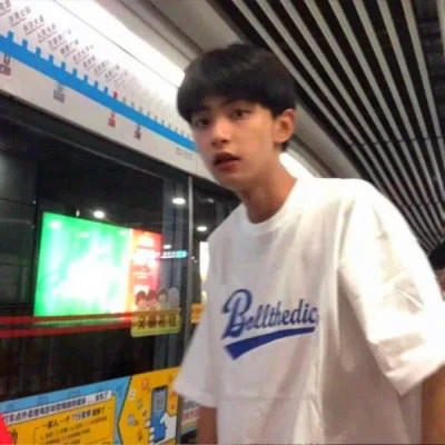 情侣一左一右头像真人
