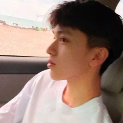 图片头像情侣一人一张真人好看