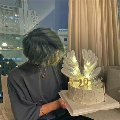 图片头像情侣一人一张真人好看