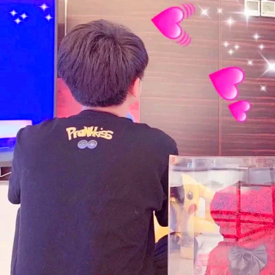 图片头像情侣一人一张真人好看