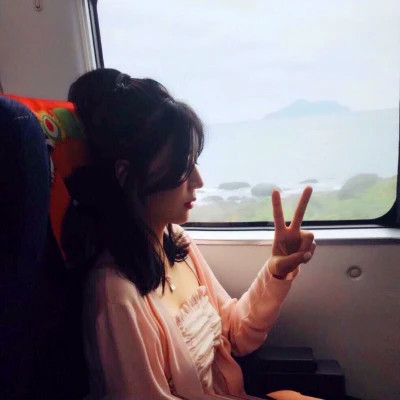 情侣头像情侣专用一男一女真人图片