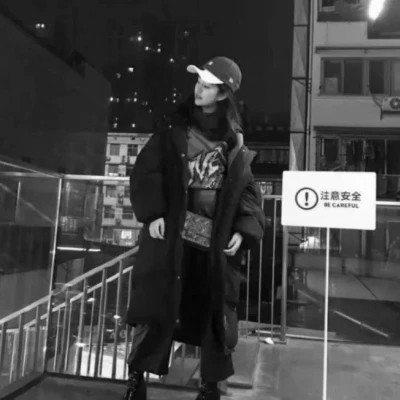 黑白情侣头像高清一男一女