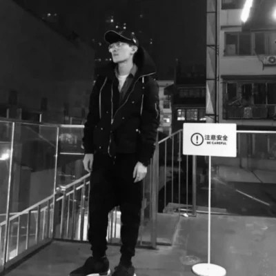 黑白情侣头像高清一男一女