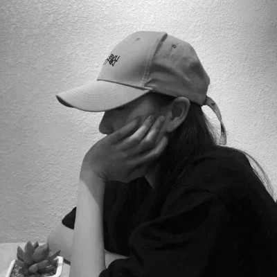 黑白情侣头像高清一男一女