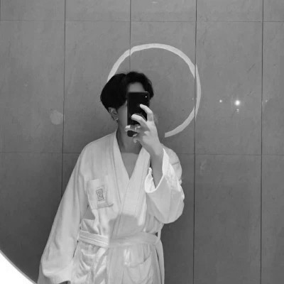 黑白情侣头像高清一男一女