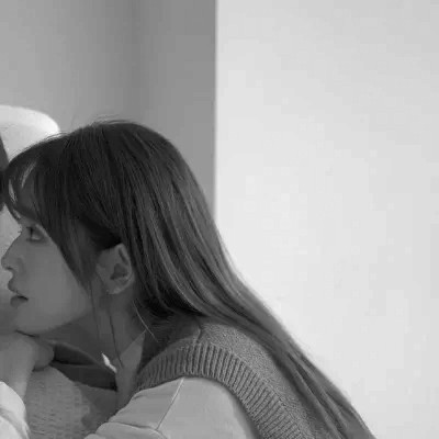 黑白情侣头像高清一男一女
